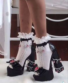 Pretty Heels, Kawaii Shoes, Shoes Cute, Funky Shoes, Fancy Shoes, Cute Heels