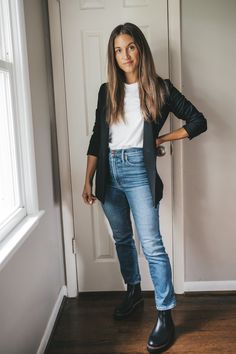 Six Autumn Looks From My Capsule Wardrobe - Stitch & Salt Women’s Chelsea Boots Outfit, Black Chelsea Boots Outfit, Chelsea Boot Outfits Women, Fashion 23, Chelsea Boots Outfit, Pinterest Wardrobe, Look Adidas, Estilo Indie