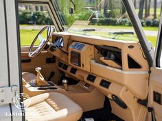 the interior of an old car is clean and ready to be used as a vehicle