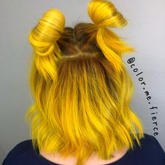 Yellow Hair With Dark Roots, Decent Hairstyles, Hair Color Melt, Sunflower Hair, Lady Lovely Locks