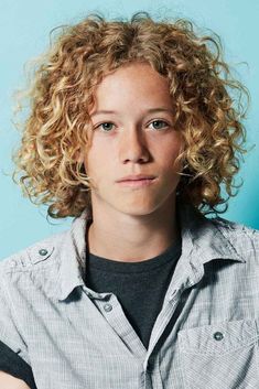 Boys Long Curly Hairstyles, Child Reference, Hairstyles For Teenage Guys, Boys Curly Haircuts, Curly Boy, Curly Hairstyles For Men, Long Curly Haircuts