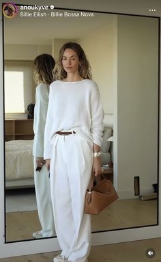 Mode Ab 50, Minimalist Moda, White Pants Outfit, Looks Chic, Style Mistakes, Classic Outfits