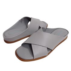 Martha Stewart Easy~Spirit Seolive Light Grey Leather Sandals Women's Size 7m New Without Box. Fast Shipping Same Or Next Business Day (2-4 Days Delivery) #51 Square Toed Heels, Business Casual Heels, Snake Print Shoes, Leather Strap Sandals, Easy Spirit Shoes, Black Leather Mules, Spirit Shoes, Easy Spirit, Leather Sandals Women