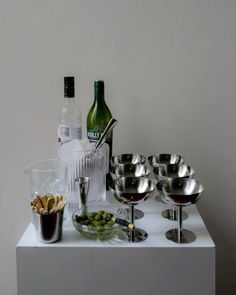 Charcuterie In Martini Glasses, Dessert In Martini Glasses, Martini Tasting Party Ideas, Wine Station Ideas For Party, Dinner Party Drink Station, Martini Station Party, Tinsel And Tinis Party, Bar Station Ideas Party, Diy Martini Bar