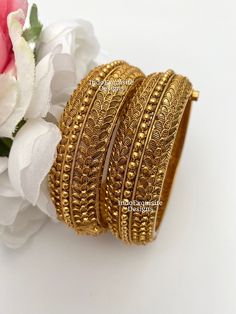 Bollywood style Gold Plated Openable Screw Kada ( Single Pc) /High Quality Openable Kada/Gold Plated Polki bangles /South Indian Openable bangles/Classic Bangles design  All items are shipped from Brampton, Ontario, Canada. If you need your item by a certain day, please reach out to us for express delivery option before placing the order so that we can update the shipping for you. Standard shipping/delivery timeline Below are the estimated delivery times after the order is shipped/dispatched.  ---> USA delivery timeline * 3-5  business days to major urban centers in USA. It may take 2-3 days extra to remote locations ---> Canada delivery timeline  * 2-3 business days - GTA  & Montreal  * 2-4  business days - Rest of Ontario/Quebec * 4-6 business days-  Rest of Canada (Please consider 1-2 e Bangles South Indian, Polki Bangles, Bangles Bridal, Anklets Indian, Brampton Ontario, Classic Bangles, Unique Bangle, Bridal Clip, Bangles Design