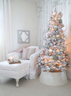 a delicate flocked Christmas tree with blush, light green and silver ornamnets and branches is a chic and cool idea White Christmas Tree Ideas, Gold Christmas Tree Decorations, Classic Christmas Decorations, Pastel Christmas, Christmas Decorations Living Room, Flocked Christmas Trees, White Christmas Trees, Cute Christmas Tree