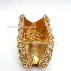 100% handmade evening bags. For Women Who Go For Shopping, Dating, Evening Party or Wedding.Manufacturing time 3-5 days, shipping time 3-5 days.  Send us inquiry for wholesale or OEM production. Ballet Pointe, Ballet Pointe Shoes, Jewelry Wall, Luxury Clutch, Handmade Clutch, Strong Glue, Embroidered Clutch, Crystal Clutch, Clutches For Women