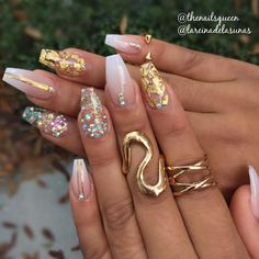 nails.quenalbertini: Nail art design by thenailsqueen Simple Nails Design, Gold Acrylic Nails, Nails Gold, Peinados Recogidos, Foil Nails, Hot Nails, Birthday Nails, Prom Nails, Art Trends