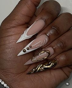 Chrome Stiletto Nails Designs, Birthday Nails White And Gold, Gel X Stiletto Nails, Gel X Nails White, Gold And White Nails Acrylic, White Stiletto Nails Design, White Nails With Gold Design, White Nail Inspo Acrylic