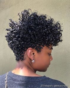 Curly Nails, Hairstyles For Afro Hair, Tapered Haircut For Women, Donut Bun