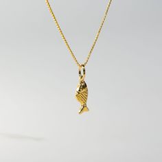 Gold Fish Necklace, Fish Beads, Fish Pendant, Horn Pendant, Gold Fish, Medieval Fashion, Jewelry Lookbook, Look Vintage, Rope Chain