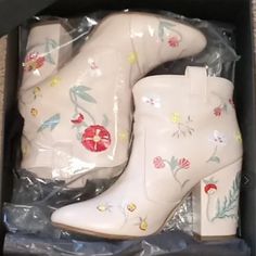 Stunning, Worn Ones Made In Italy Size38 Eu Or 7.5 Us Embroidered Leather, Cream White, Leather Boots, Bootie Boots, Ankle Boots, In Italy, Size 7, Italy, Women Shoes