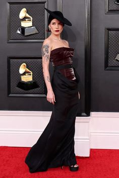 Grammy Awards 2022, 2022 Grammys, Gucci Gown, Versace Gown, Armani Prive, Column Gown, On The Red Carpet