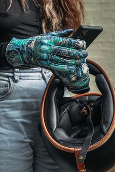 Non-motorcycle related palm fact: Not All Palm Trees Are 'Trees,' and Not All Plants Called Palms Are Truly Palms. ​ ​Motorcycle related palm fact: These Queen Bee Palm print motorcycle gloves are so PRETTY!!! ​ ​motoest.com.au | @motoest | #motofemmes Please Comment, Like, or Re-Pin for later 😍💞 x lite 803 ultra carbon, leather motorcycle gloves, motorcycle summer gloves, motor gloves, motorcycle helmet types, unique motorcycle helmet, shoei hornet Motorcycle Wear, Brown Leather Gloves, Leather Gloves Women, Gloves Design, Black Leather Gloves, Palm Tree Print