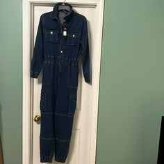 Super Cute Jean Jumpsuit. Fashion Nova Brand New With Tags , Size Small. Elastic Waist 8 Pockets In All. Elastic Is Also On The Bottom Legs, Buttons And Zipper. Cheap Relaxed Fit Denim Jumpsuit, Jean Jumpsuit, Fashion Nova Pants, Y2k Jeans, Cute Jeans, Jumpsuit Fashion, Jeans Jumpsuit, Fashion Nova, New Fashion