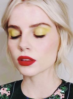 Playful Makeup, Catwalk Makeup, Purple Makeup Looks, New Haircuts, Beauty Expert, Kiss Makeup, Colorful Makeup, Beauty Inspiration, Makeup Inspo