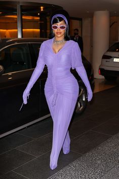 Cardi B Best Outfits, Cardi B Paris Fashion Week, Cardi B Fashion Week, Cardi B Dress, Hasta Nakshatra, Paris Fashion Week 2023, Fan Behavior, Fashion Week Looks