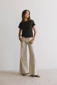 Two hand pockets denim in brown Cream Wide Leg Jeans, School Clothes, Work Clothes, Fall 2024, Fall Wardrobe, Cotton On, School Outfits, Fashion Advice, Wide Leg Jeans