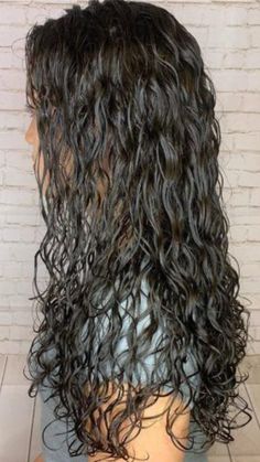 25 Loose Spiral Perm (You Must Try) – Stylish Hair Ideas Perm Types, Spiral Perm Long Hair, Relaxed Curls, Natural Perm