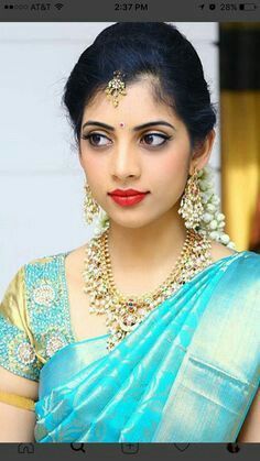 Bride Kerala, South Indian Hairstyle, Kannada Bride, Copper Sulphate, Telugu Bride, Tamil Bride, Saree Hairstyles, Kerala Bride, Bridal Sarees South Indian