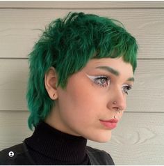 Dark Green Hair Short, Green Hair Short, Green Mullet, Aesthetic Haircuts, Queer Haircut, Short Green Hair, Dark Green Hair, Hair Fringe