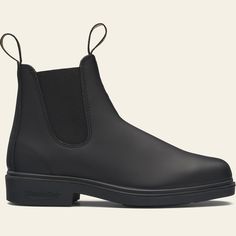 Where form meets function. A lean profile and a square toe make the #063 the perfect boot for the paddock or town. Dress Chelsea Boots, Blundstone Black, Chelsea Boots Dress, Best Ankle Boots, Black Dress Boots, Dress Boots Women, Blundstone Boots, Side Zip Boots, Suede Chelsea Boots