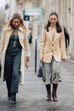 Fashion Week Street Style: 50+ Looks to Copy - FROM LUXE WITH LOVE Friends Fashion