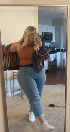 Mid Size Everyday Outfits, Plus Size College Outfits Winter, Moda Curvy 2022, Casual Outfits For Bigger Women, Harness Belt Outfit Plus Size, Large Girl Outfits, Casual Cottagecore Outfits Plus Size, Outfit Inspo For Curvy Women, Curve Fashion Outfits