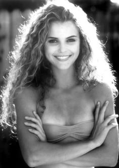 Keri Russell, had the biggest crush on her back in the day. Keri Russell Felicity, Kerri Russell Hair, Carrie Russell, Light Curly Hair, Keri Russell Hair, Kerri Russell, Keri Russell, Hair Magazine, Light Hair Color