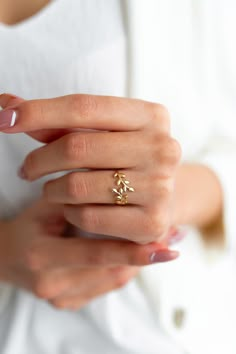 Solid Gold Leaf Branch Ring 14k Solid Gold Ring | Etsy Simple Ring Design, Latest Gold Ring Designs, Gold Earrings Models, Modern Gold Jewelry, Gold Rings Simple, Branch Ring, Gold Bridal Jewellery Sets, Gold Rings Fashion, Gold Ring Designs