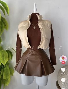 Rock Astetic Outfits, Sophisticated Birthday Outfits, Cute Feminine Outfits Girly, Outfits Invierno Buchifresa, Bowling Date Outfit Black Women, Fall Outfits Fresa, Event Outfits For Women, Outfits Aesthetic Invierno, Karaoke Outfit