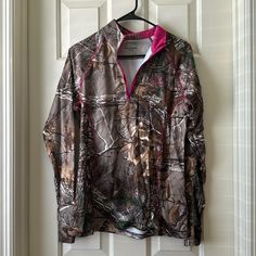 Camo Pull Over! Brand New!! Never Worn! Pink Long Sleeve Tops For Outdoor, Camo Puffer Jacket, American Flag Sweater, Adidas Track Suit, Camo Jacket, Compression Pants, Pink Camo, Fleece Vest, Hooded Pullover