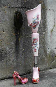 Custom Prosthetic Leg, Prosthetic Leg Design Art, Prosthetic Leg Aesthetic, Leg Amputee, Happy Colours, Weird Photography, Leg Art