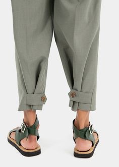 Sukienki Maksi, Fall Footwear, Detail Couture, Estilo Hippie, Mode Abaya, Clothing Details, 가을 패션, Hair Color Ideas, Mode Inspiration