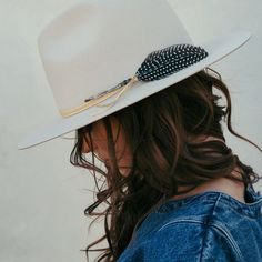 Lite stiff felt basic fedora in an off white color wrapped with buckskin deer tan leather and feather. This is a stiff felt but light weight .Made in the USA exchange or site credit only sm 21-22 inch md 22-23 inch lg 23-24 inch White Western Fedora With Flat Crown, White Western Panama Hat With Flat Crown, White Short Brim Felt Hat For Ranch, White Fur Felt Fedora With Curved Brim, White Flat Brim Felt Hat For Fall, White Flat Brim Felt Hat For Ranch, White Flat-brim Felt Hat For Ranch, White Western Felt Hat For Fall, White Curved Brim Fur Felt Hat