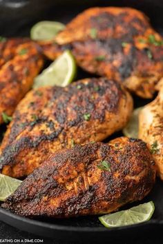 This is the best blackened chicken recipe.This quick and easy blackened chicken recipe is ready in 15 minutes making baked blackened chicken a quick dinner. Chicken Strip Recipes, Moroccan Salad, Chicken Pita, Chicken Ideas, Griddle Recipes