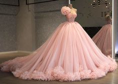 Dresses Puffy, Puffy Prom Dresses, Debut Gowns, Quincenera Dresses, Quinceanera Pink, Made Flowers, Tulle Dresses, Quinceanera Dresses Pink, Special Dress