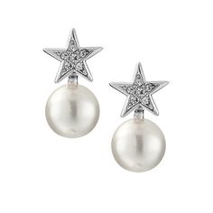 Stars and pearls mixed together will make any outfit shine. 14 MM Faux White Pearl Star Gown, Blue Velvet Gown, Pearl Trend, Star Pearl, White Pearl Earring, Crystal Stars, Star Jewelry, Silver Crystal, Kenneth Jay Lane