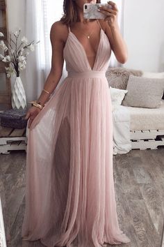 Enjoy your formal parties in this beautiful pink sheer dress. The halter neck and the cinched waist add a glamorous touch to the whole look. Soft Chiffon Fabric. Halter neckline and cinched waist. Cinched Waist Dress, Party Long Dress, Pink Dress Women, Formal Occasion Dress, Long Sundress, Lace Summer Dresses, Maxi Dresses Fall, Club Party Dresses, Dress Women Elegant