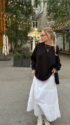 Fitted Long Skirt Outfits, Outfit Ideas With Skirts Long, Black Skirt And White Top Outfit, Styling Long Black Skirt, White Long Skirt Outfit Ideas, White Skirt Fall Outfit, Modest Club Outfits, Check Shirt Outfit, White Skirt Black Top