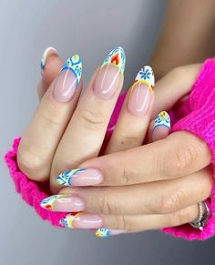 Nowruz Nails, Diwali Inspired Nails, Mediterranean Nails Designs, Navratri Nails Idea, Garba Nails, Midsommar Nails, Spain Inspired Nails, Spain Nails Design, Spanish Nails Designs