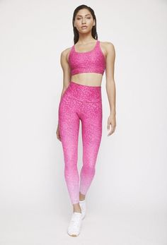 Strappy Bra Neon Pink Cheetah | Wear It To Heart Pink Cheetah Bra, Yoga Pant Outfits, Cheetah Leggings, Outfits Athletic, Steve Job, Yoga Iyengar, Pink Yoga Pants, Yoga Outfit, Pants Outfit Casual