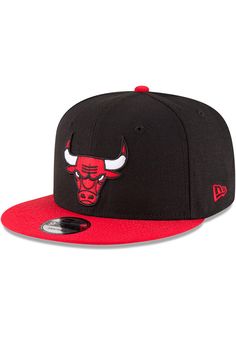 Wear your Bulls style with pride in this Chicago Bulls New Era Black 2020 2T 9FIFTY Snapback Hat! This Chicago Snapback Hat features a front embroidered team logo. Go Bulls! New Era Basic 9FIFTY, Team logo embroidered on the front, New Era flag embroidered on the left side, Plastic snapback, Adjustable Closure, Polyester material, Polyester, Wipe clean with cloth or cleaning kit, 4 Snapback Hats For Guys, Different Hat Styles, Chicago Bulls Hat, Jordan Hats, Swag Hats, Popular Hats, Mens Snapback Hats, Dope Hats, New Era Snapback