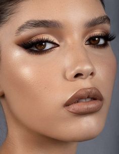 Makeup For Round Face, Maquillage On Fleek, Round Face Makeup, Makeup Eye Looks, Dark Makeup, Glamour Makeup