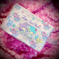 Pink Sanrio’s Little Twin Stars Makeup Bag - Kawaii Cosmetics Bag Make An Offer! This Pink Kawaii Twin Stars Cosmetics Bag / Makeup Bag Is Adorbs W/ Lts Kiki & Lala In Pastel Floral Design. Coated Canvas Has Cute Twin Stars, Teddy Bear & Squirrel Pals. Pink Handle, White Interior. 7.75” Wide X 4.75” Tall X 4” Deep. Zipper Closure W/ Gold Tone Heart Zipper Pull. New! This Medium Sized Little Twin Stars Bag Is Perf If You Live For All Things Kawaii, Sanrio Or Fairy Kei! Offers Welcome! Kawaii Cosmetics, Stars Makeup, Pink Sanrio, Kiki Lala, Dior Cosmetics, Ditty Bag, Black Makeup Bag, Purple Punch, Pink Kawaii