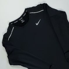 Nike Therma Sphere Element 3.0 Long Sleeved Running Top Features: Breathable, Light Weight, Reflective, Thumb Hole Mens: Size Large Color: Black Style Code: BV4707-010 Condition: New with tags Purchase with confidence, we only sale 100% authentic products. Carefully packed and shipped out the same day if possible or with in next two days after payments been clear. In rare occasions (such as peak times), it may sometimes take up to 48 hours (or longer) before the order is processed and shipped. F Black Top For Winter Running, Nike Long Sleeve Breathable Activewear, Nike Breathable Long Sleeve Activewear, Nike Black Technical Activewear, Rare Occasions, Running Tops, Thumb Holes, Black Style, Active Wear Tops