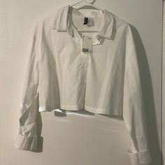 Nwt Size M White Button-up Cropped Shirt For Fall, White Cropped Shirt For Fall, H&m White Long Sleeve Top, H&m Collared Shirt For Spring, White Long Sleeve Top From H&m, H&m White Button-up Shirt, H&m White Long Sleeve Shirt, White Long Sleeve Shirt From H&m, White Collared Blouse By H&m