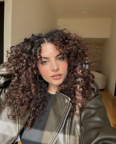 Dramatic Layers Curly Hair, Long Curly Hairstyles Side Part, Dark Brown Hair Balayage Curly, Bronze Curly Hair, Warm Brown Curly Hair, Plus Size Curly Hair, Chocolate Curly Hair, Layered Curly Hair Medium, Long Curly Hair Ideas