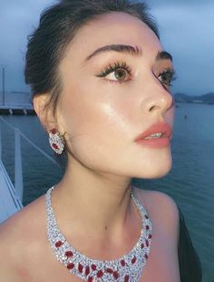 Syrian Eyes Makeup, Hande Ercel Eye Makeup, Esra Bilgic Aesthetic, Esra Bilgic Halime Sultan, Esra Bilgic Makeup, 80s Look, Ginger Hair Color, Makeup On Fleek