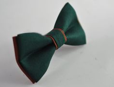 Welcome to OsunWorld! Item       Dark Emerald Green and Rust Terracotta Brown Cotton Pre tied Bow tie ConditionBrand New Color     Dark Emerald Green and Rust Terracotta Brown Material        Cotton Size               New Born: L80mm/45mm/3.15*1.77 inch                                 1-6 Years Old: L90mm*W50mm/ 3.50*1.97inch                                7-14 Years Old: 105mm*W55mm/ 4.13*2.17inch                                ADULT (INCLUDE 15-18 Years Old) : 120mm*65mm/4.72*2.56inch Green Bow Tie For Business, Green Bow Tie For Gifts, Green Bow Tie Ideal As Gift, Green Bow Tie Gift, Dark Emerald Green, Pre Tied Bow Tie, Flash Photography, Tie Accessories, Suit And Tie